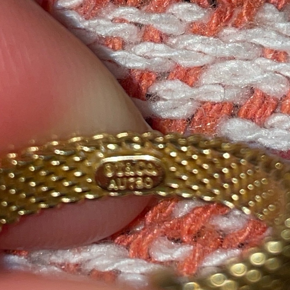 Elegant Gold Textured Ring